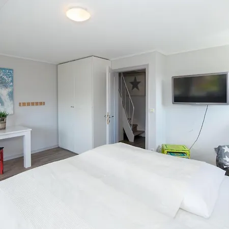 Haus 32 Holiday home *
