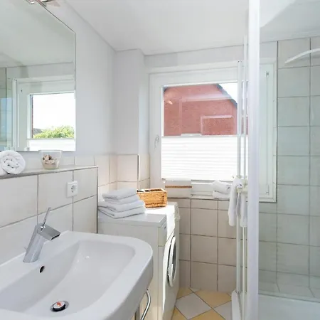 Haus 32 Holiday home Wenningstedt-Braderup